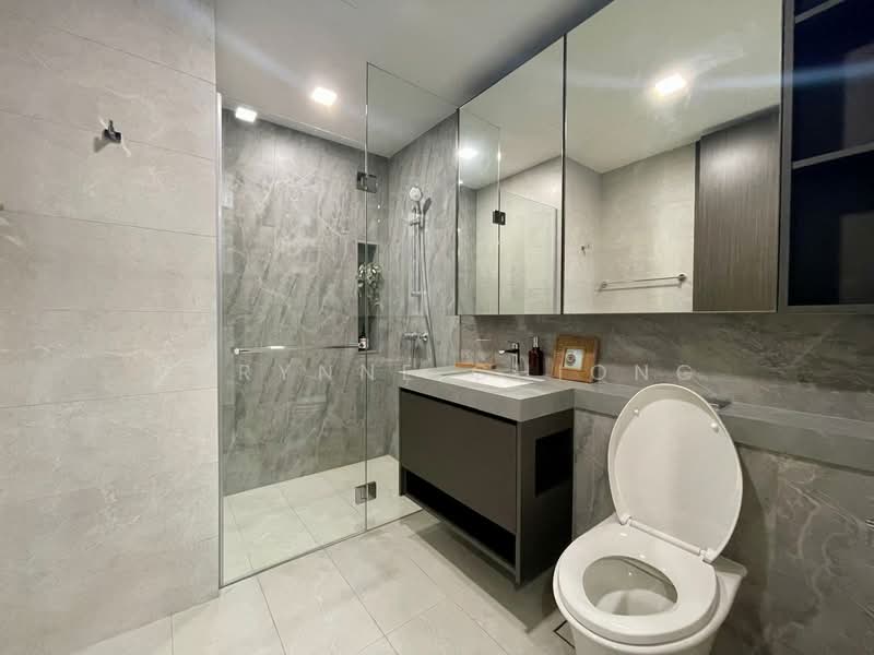 Parc Clematis Condominium For Sale at S$ 1,400,000 | PropertyGuru Singapore - Bathroom