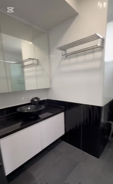 Carissa Park Condo, 2 Flora Drive, 2 Bedrooms, 947 sqft, Condominium For Rent, by Kelly Sam, 500060402 - Bathroom - PropertyGuru.com.sg