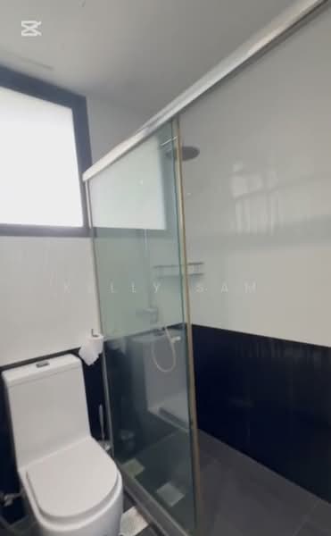 Carissa Park Condo, 2 Flora Drive, 2 Bedrooms, 947 sqft, Condominium For Rent, by Kelly Sam, 500060402 - Bathroom - PropertyGuru.com.sg