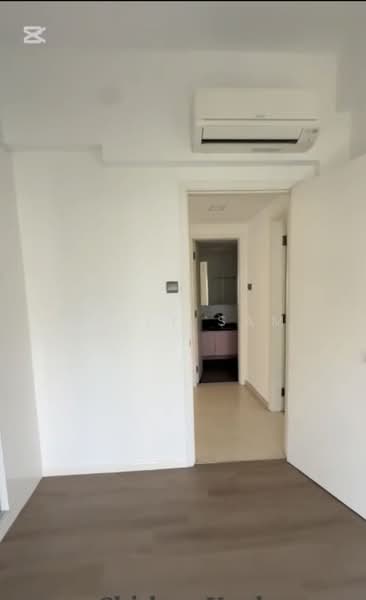 Carissa Park Condo, 2 Flora Drive, 2 Bedrooms, 947 sqft, Condominium For Rent, by Kelly Sam, 500060402 - Corridor - PropertyGuru.com.sg