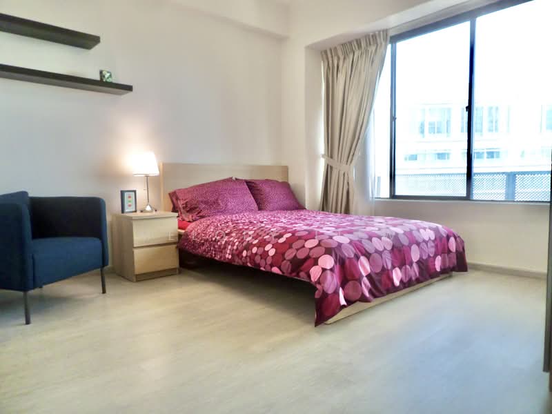 International Plaza Apartment For Sale at S$ 1,460,000 | PropertyGuru Singapore - Bedroom