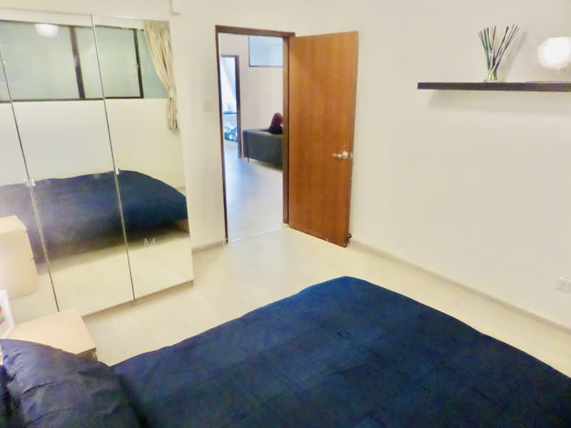 International Plaza Apartment For Sale at S$ 1,460,000 | PropertyGuru Singapore