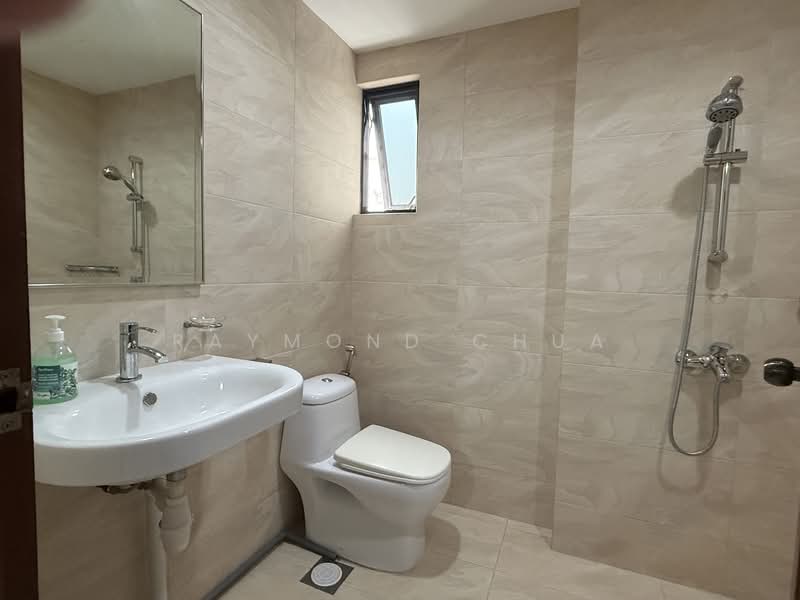 Eastpoint Green Condominium For Sale at S$ 1,480,000 | PropertyGuru Singapore - Bathroom
