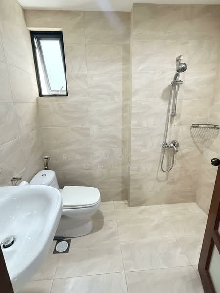 Eastpoint Green Condominium For Sale at S$ 1,480,000 | PropertyGuru Singapore - Bathroom