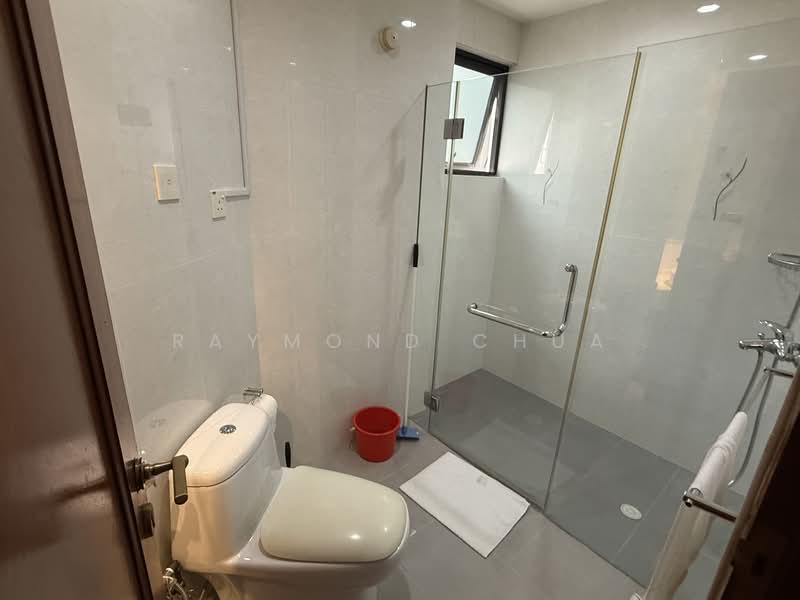 Eastpoint Green Condominium For Sale at S$ 1,480,000 | PropertyGuru Singapore - Bathroom