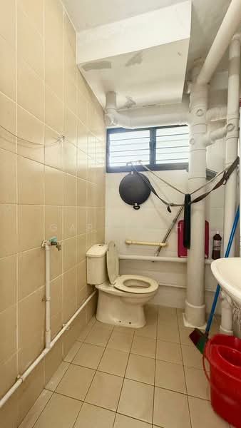 110 Tampines Street 11 HDB Flat For Sale at S$ 480,000 | PropertyGuru Singapore - Bathroom