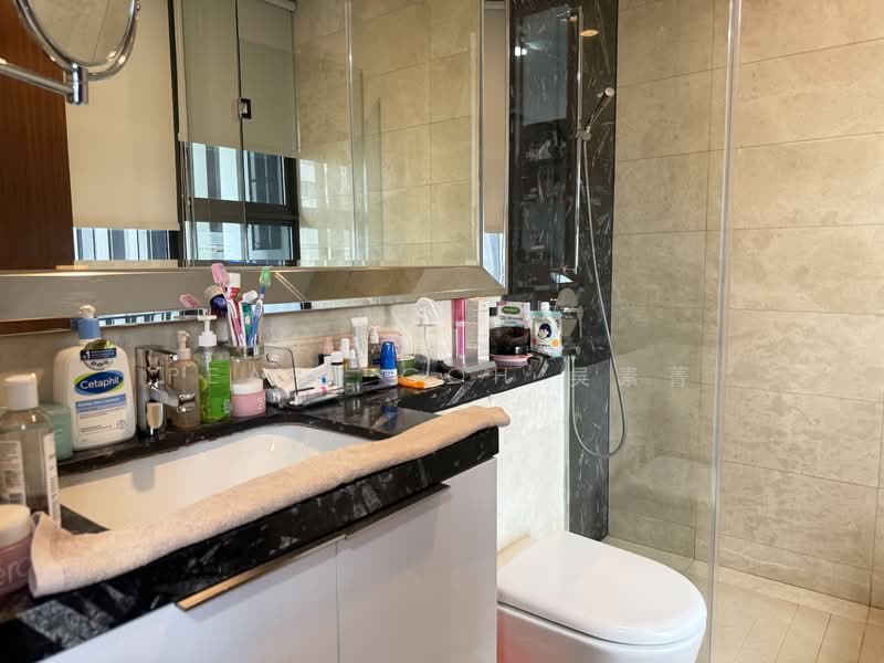 One Balmoral Condominium For Sale at S$ 3,988,000 | PropertyGuru Singapore - Bathroom