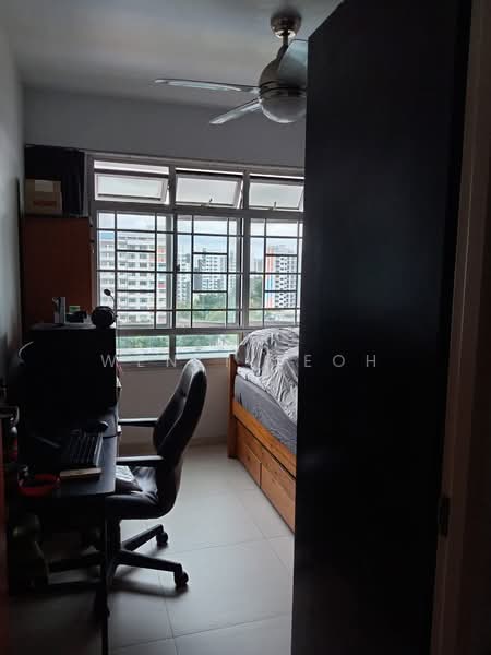 450 Yishun Ring Road HDB Flat For Sale at S$ 638,000 | PropertyGuru Singapore - Bedroom