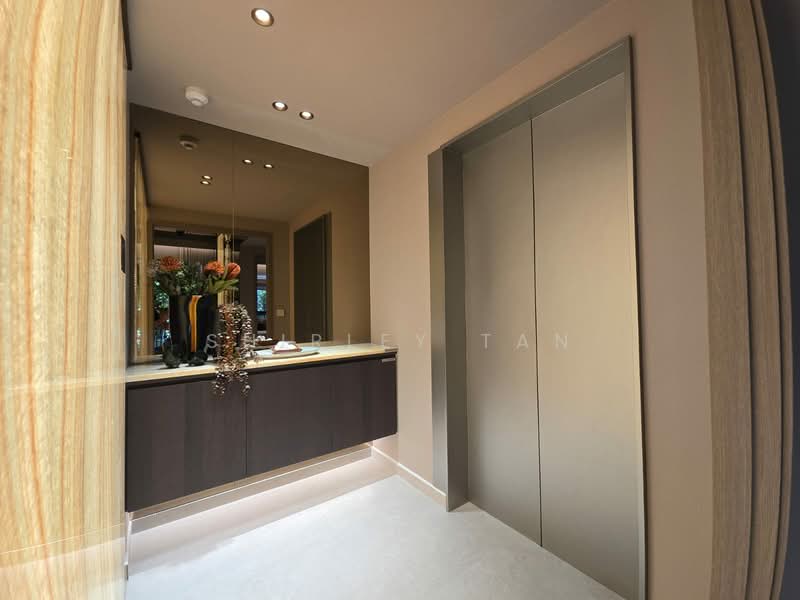 River Modern, River Galley Green, 4 Bedrooms, 1,830 sqft, Condominium For Sale, by Shirley Tan, 500060445 - Private Lift Lobby - PropertyGuru.com.sg