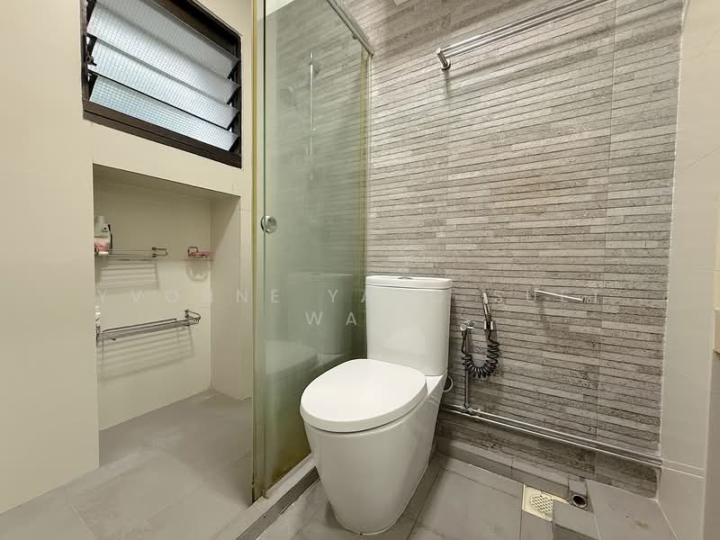 625 Bukit Batok Central HDB Flat For Sale at S$ 688,000 | PropertyGuru Singapore - Common Bathroom