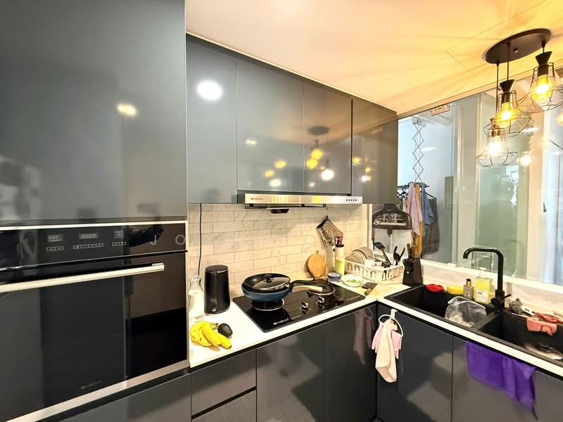 River Place Condominium For Sale at S$ 1,480,000 | PropertyGuru Singapore - Kitchen
