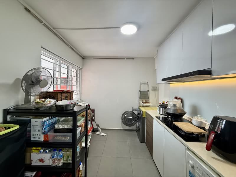 165 Bishan Street 13 HDB Flat For Sale at S$ 1,290,000 | PropertyGuru Singapore - Kitchen