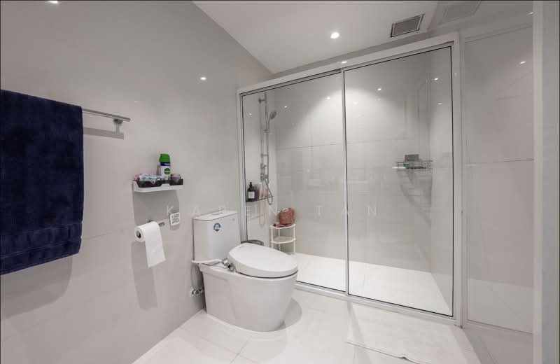 The Interlace, 180 Depot Road, 4 Bedrooms, 2,067 sqft, Condominium For Rent, by Karen Tan, 500060458 - Bathroom - PropertyGuru.com.sg