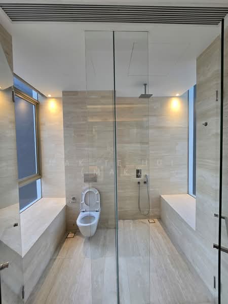 Ardmore II, 1 Ardmore Park, 4 Bedrooms, 2,024 sqft, Condominium For Rent, by Mak Te Hui (Mak), 500060463 - Bathroom - PropertyGuru.com.sg