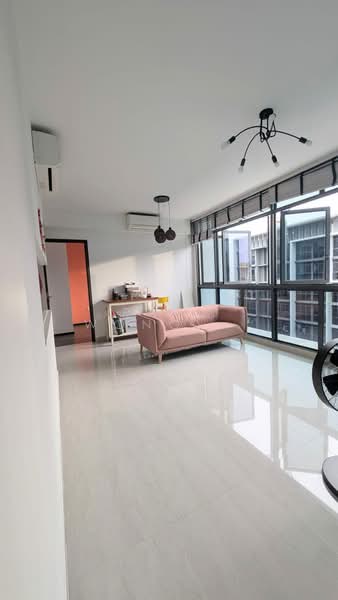 Symphony Suites Condominium For Sale at S$ 1,300,000 | PropertyGuru Singapore - Living Room