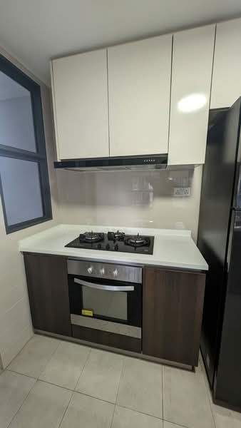 Symphony Suites Condominium For Sale at S$ 1,300,000 | PropertyGuru Singapore - Kitchen