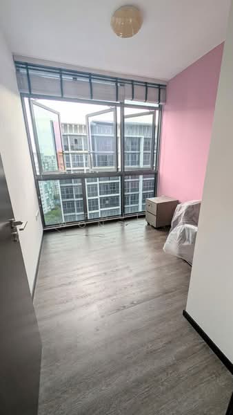 Symphony Suites Condominium For Sale at S$ 1,300,000 | PropertyGuru Singapore - Interior