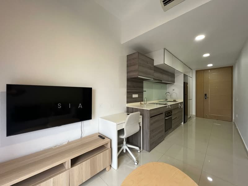 Coco Palms, 21 Pasir Ris Grove, 1 Bedroom, 463 sqft, Condominium For Rent, by Sia Kun Yuan, 500060466 - Living Room - PropertyGuru.com.sg