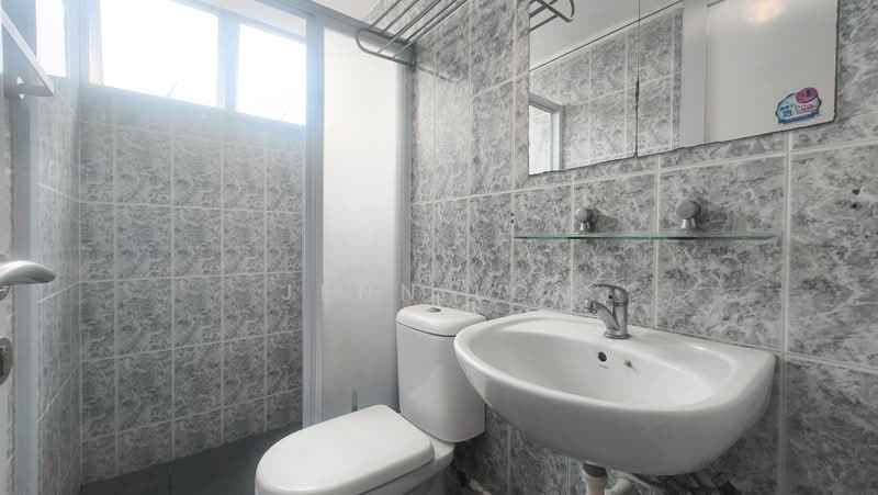 Pandan Valley Condominium For Sale at S$ 3,200,000 | PropertyGuru Singapore - Bathroom