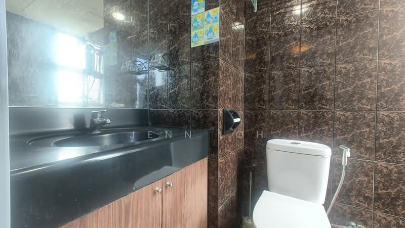 Pandan Valley Condominium For Sale at S$ 3,200,000 | PropertyGuru Singapore - Bathroom