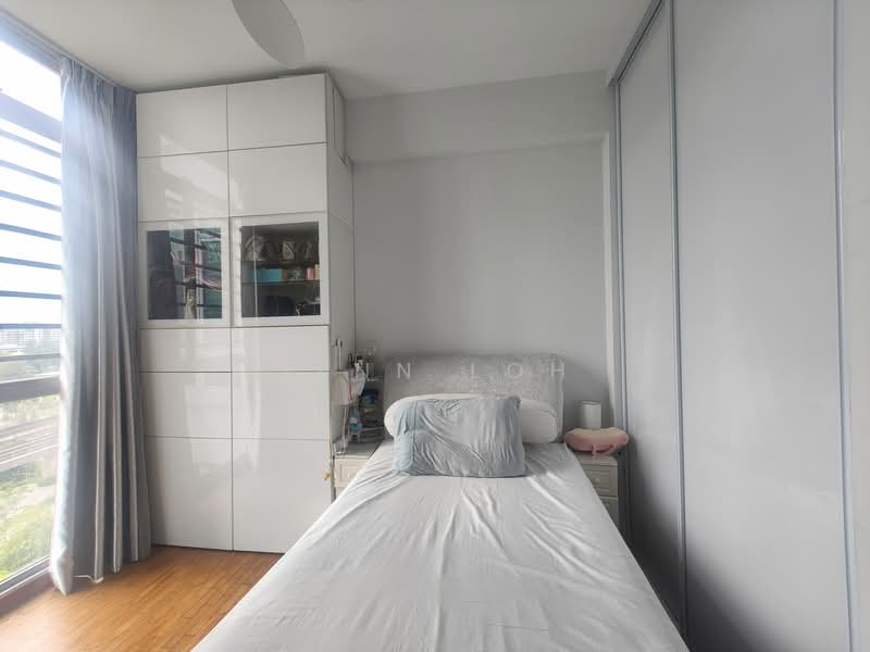 The Lakeshore, 31 Jurong West Street 41, 3 Bedrooms, 1,184 sqft, Condominium For Rent, by Jenn Loh, 500060478 - PropertyGuru.com.sg