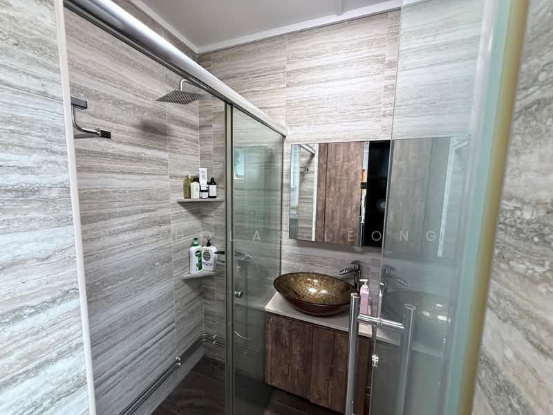 6 Boon Keng Road HDB Flat For Sale at S$ 1,150,000 | PropertyGuru Singapore - Bathroom