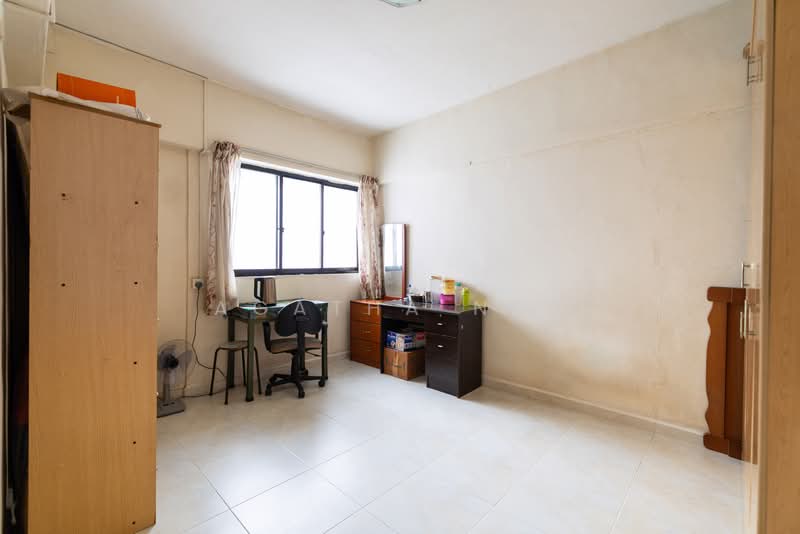 126 Geylang East Avenue 1 HDB Flat For Sale at S$ 750,000 | PropertyGuru Singapore - Bedroom