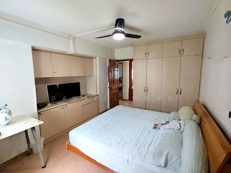301 Clementi Avenue 4 HDB Flat For Sale at S$ 598,000 | PropertyGuru Singapore - Bedroom