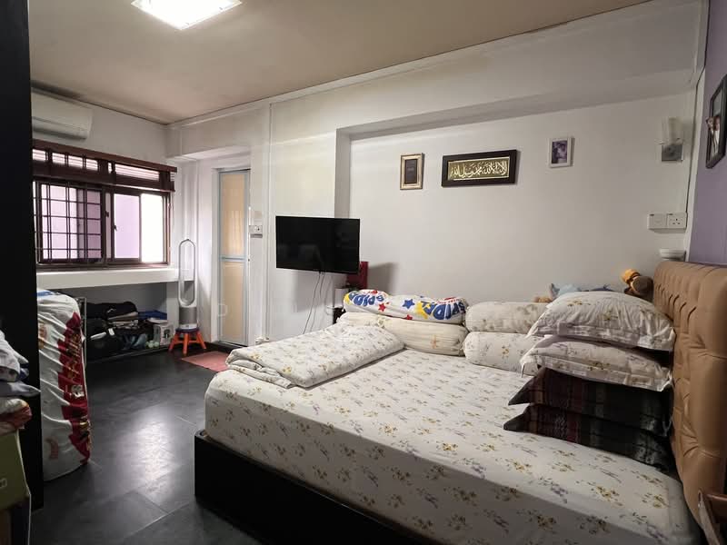 715 Woodlands Drive 70 HDB Flat For Sale at S$ 680,000 | PropertyGuru Singapore - Bedroom