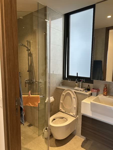 Parc Botannia Condominium For Sale at S$ 1,600,000 | PropertyGuru Singapore - Bathroom