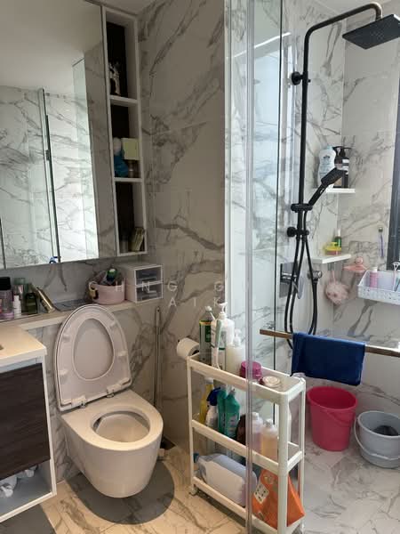 Parc Botannia Condominium For Sale at S$ 1,600,000 | PropertyGuru Singapore - Bathroom