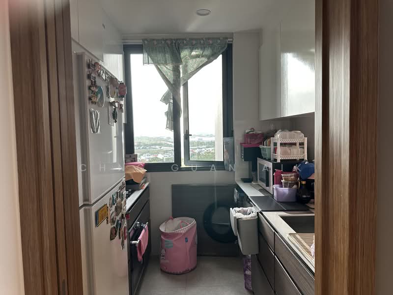 Parc Botannia Condominium For Sale at S$ 1,600,000 | PropertyGuru Singapore - Kitchen