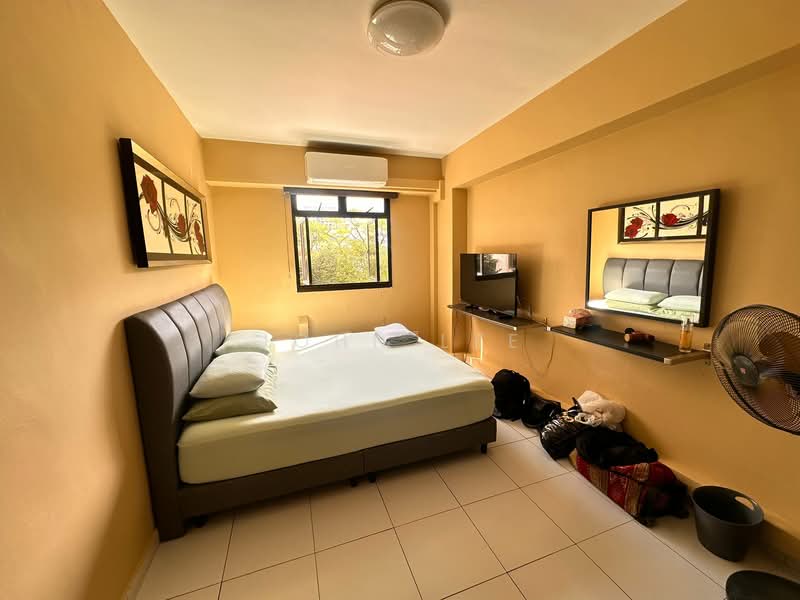 682 Choa Chu Kang Crescent HDB Flat For Sale at S$ 850,000 | PropertyGuru Singapore - Bedroom