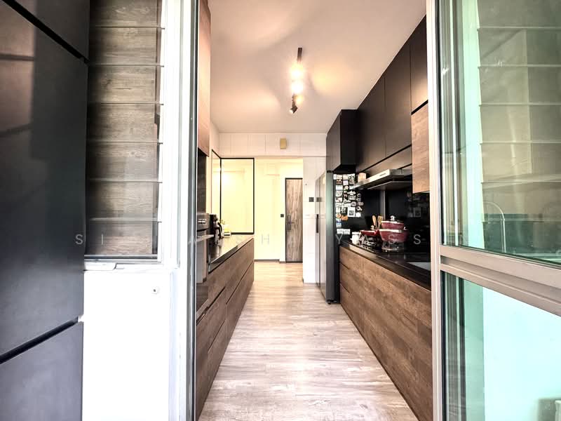 524A Pasir Ris Street 51 HDB Flat For Sale at S$ 770,000 | PropertyGuru Singapore - Kitchen