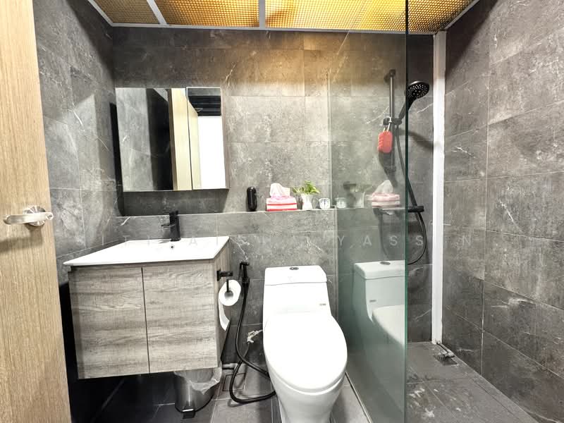 524A Pasir Ris Street 51 HDB Flat For Sale at S$ 770,000 | PropertyGuru Singapore - Bathroom