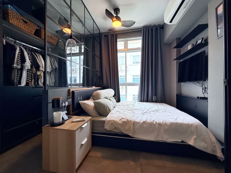 Crescendo Park Condominium For Sale at S$ 1,550,000 | PropertyGuru Singapore - Master bedroom