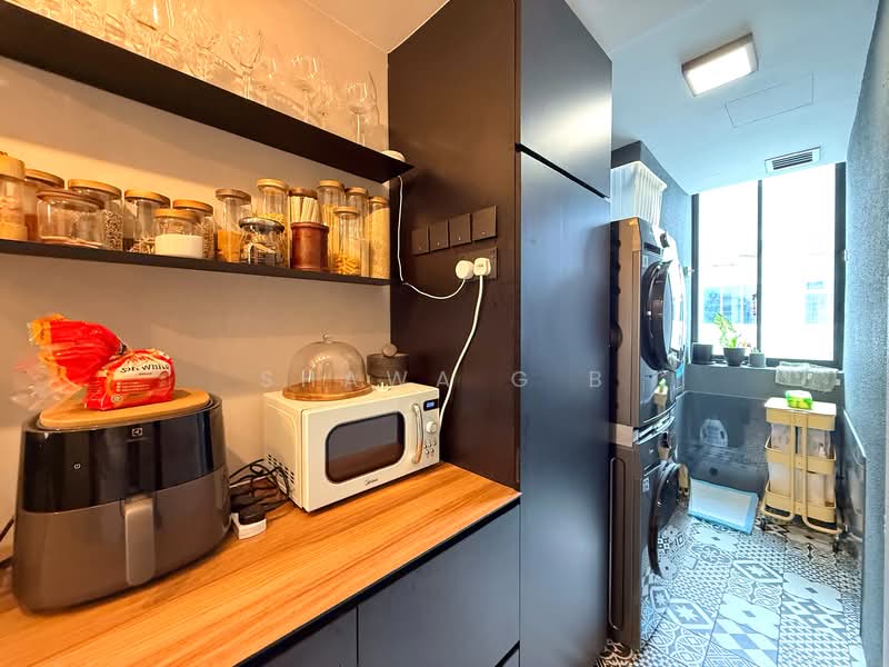 Crescendo Park Condominium For Sale at S$ 1,550,000 | PropertyGuru Singapore - Kitchen