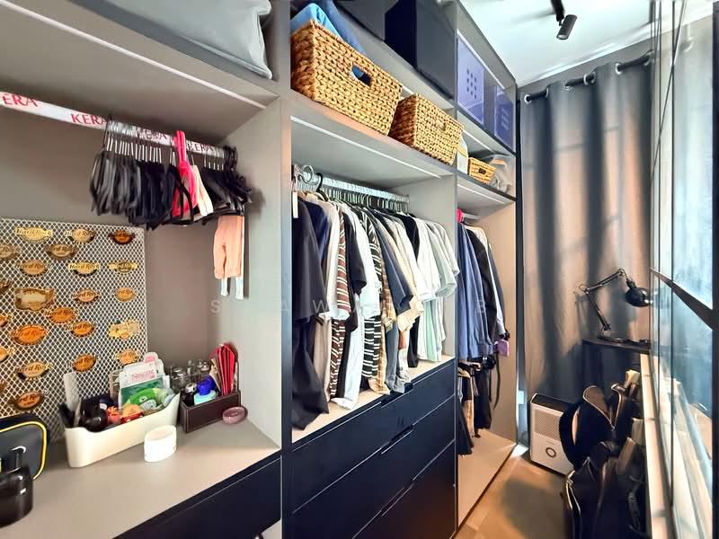 Crescendo Park Condominium For Sale at S$ 1,550,000 | PropertyGuru Singapore - Master bedroom