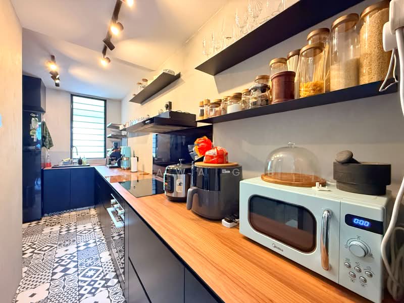 Crescendo Park Condominium For Sale at S$ 1,550,000 | PropertyGuru Singapore - Kitchen