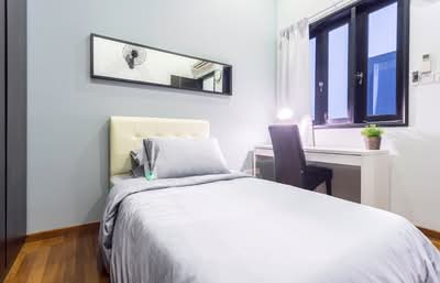 For Rent - Tanah Merah MRT Mins Walk (Common Room/ No Visitors)