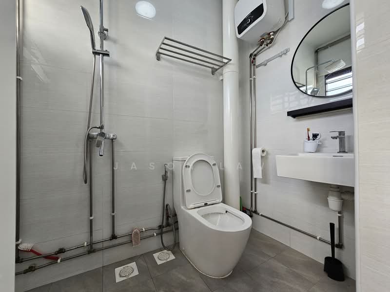 117 Pasir Ris Street 11 HDB Flat For Sale at S$ 750,000 | PropertyGuru Singapore - Bathroom