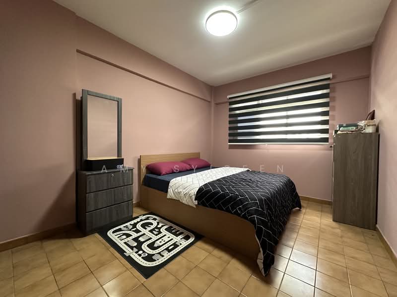 638 Yishun Street 61 HDB Flat For Sale at S$ 510,000 | PropertyGuru Singapore - Bedroom