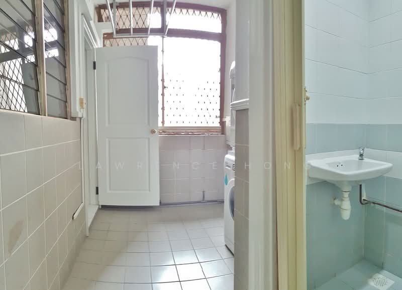 Leonie Condotel, 2 Leonie Hill Road, 4 Bedrooms, 2,715 sqft, Condominium For Rent, by Lawrence Hong, 500060590 - Bathroom - PropertyGuru.com.sg