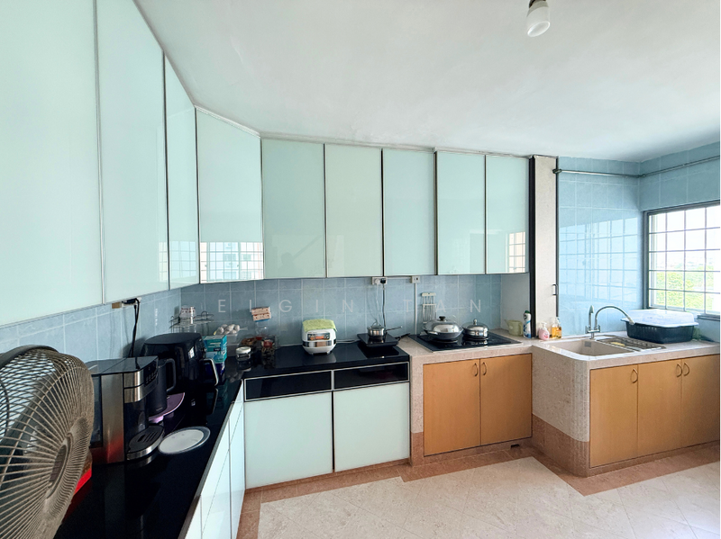 132 Lorong Ah Soo HDB Flat For Sale at S$ 948,000 | PropertyGuru Singapore - Kitchen