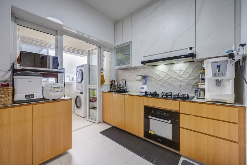 620A Tampines Street 61 HDB Flat For Sale at S$ 799,999 | PropertyGuru Singapore - Kitchen
