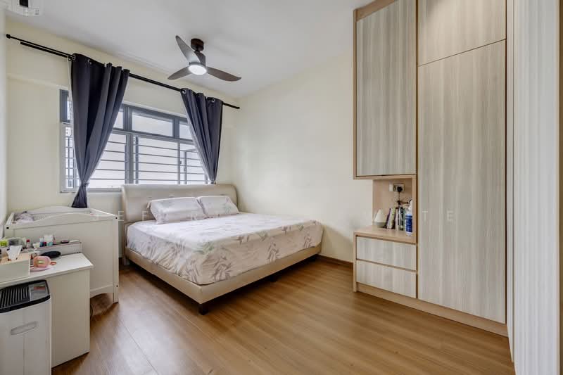 620A Tampines Street 61 HDB Flat For Sale at S$ 799,999 | PropertyGuru Singapore - Bedroom