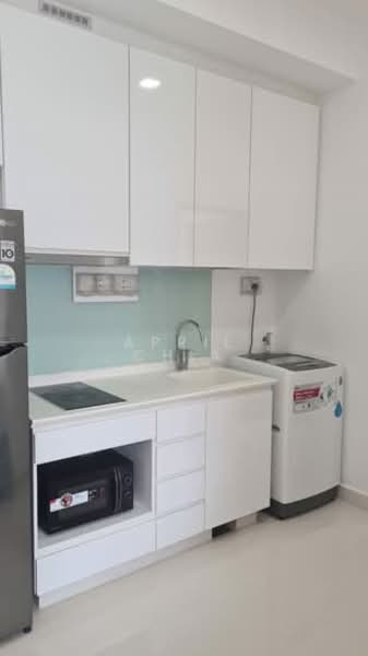 Urban Vista Condominium For Sale at S$ 1,030,000 | PropertyGuru Singapore - Kitchen