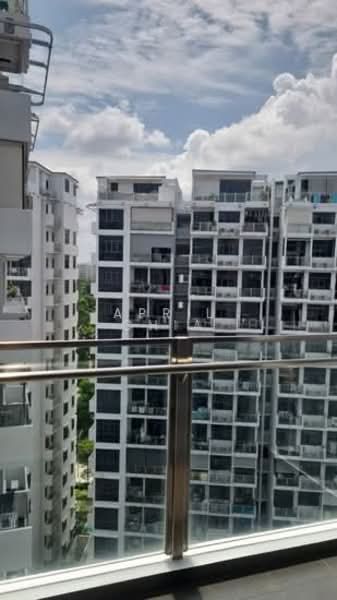 Urban Vista Condominium For Sale at S$ 1,030,000 | PropertyGuru Singapore - Balcony