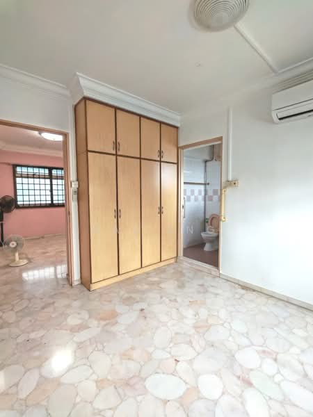 668D Jurong West Street 64 HDB Flat For Sale at S$ 560,000 | PropertyGuru Singapore - Interior
