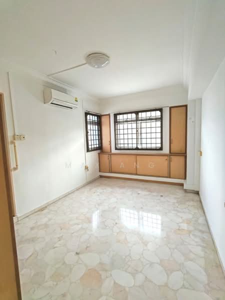 668D Jurong West Street 64 HDB Flat For Sale at S$ 560,000 | PropertyGuru Singapore - Interior